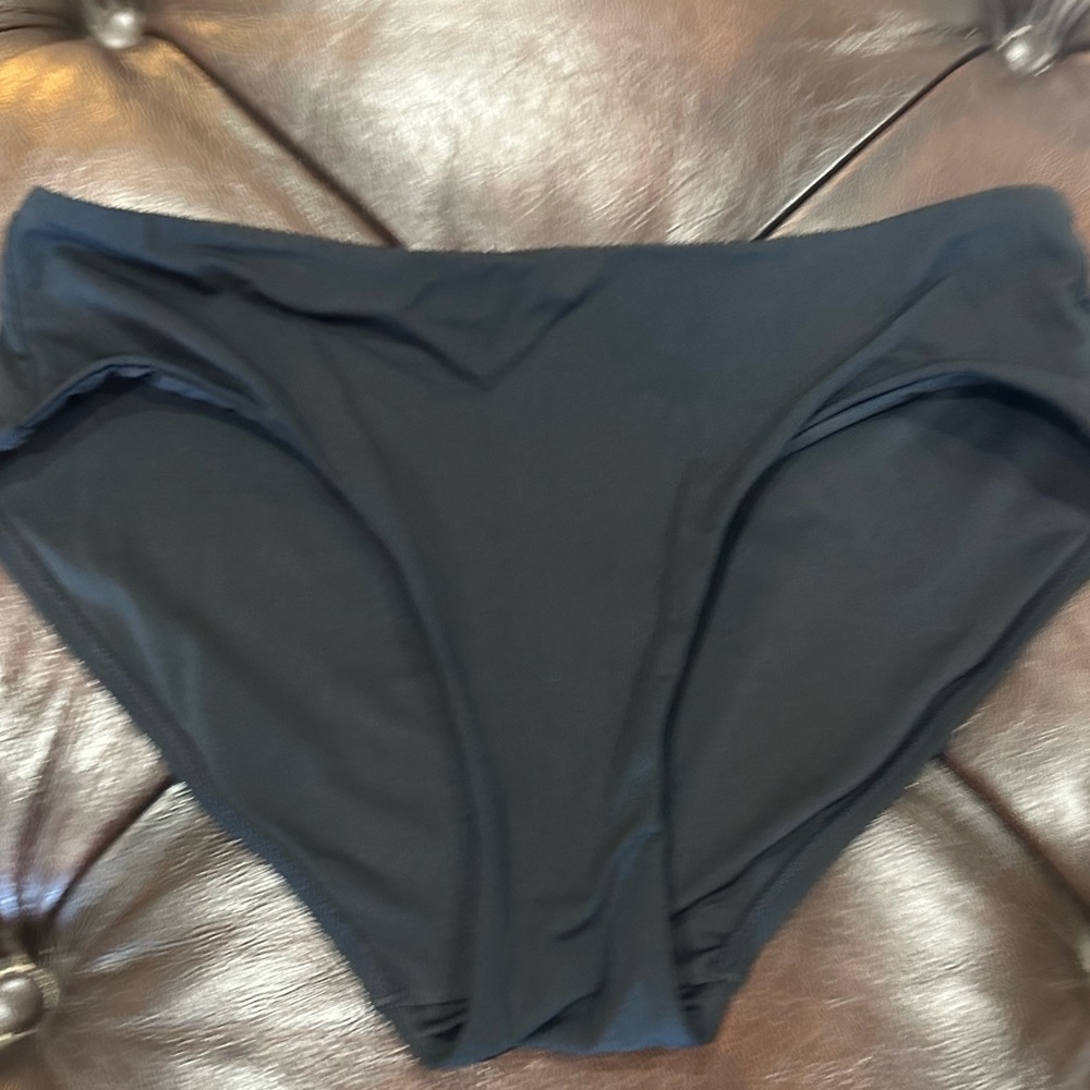 Athleta full coverage swim bottoms Size Medium  Black